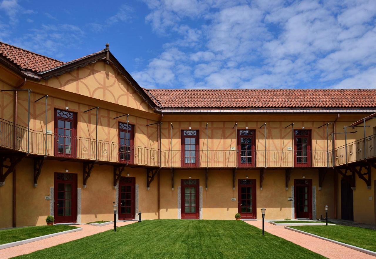 Castello Dal Pozzo Hotel Oleggio Castello Exterior foto