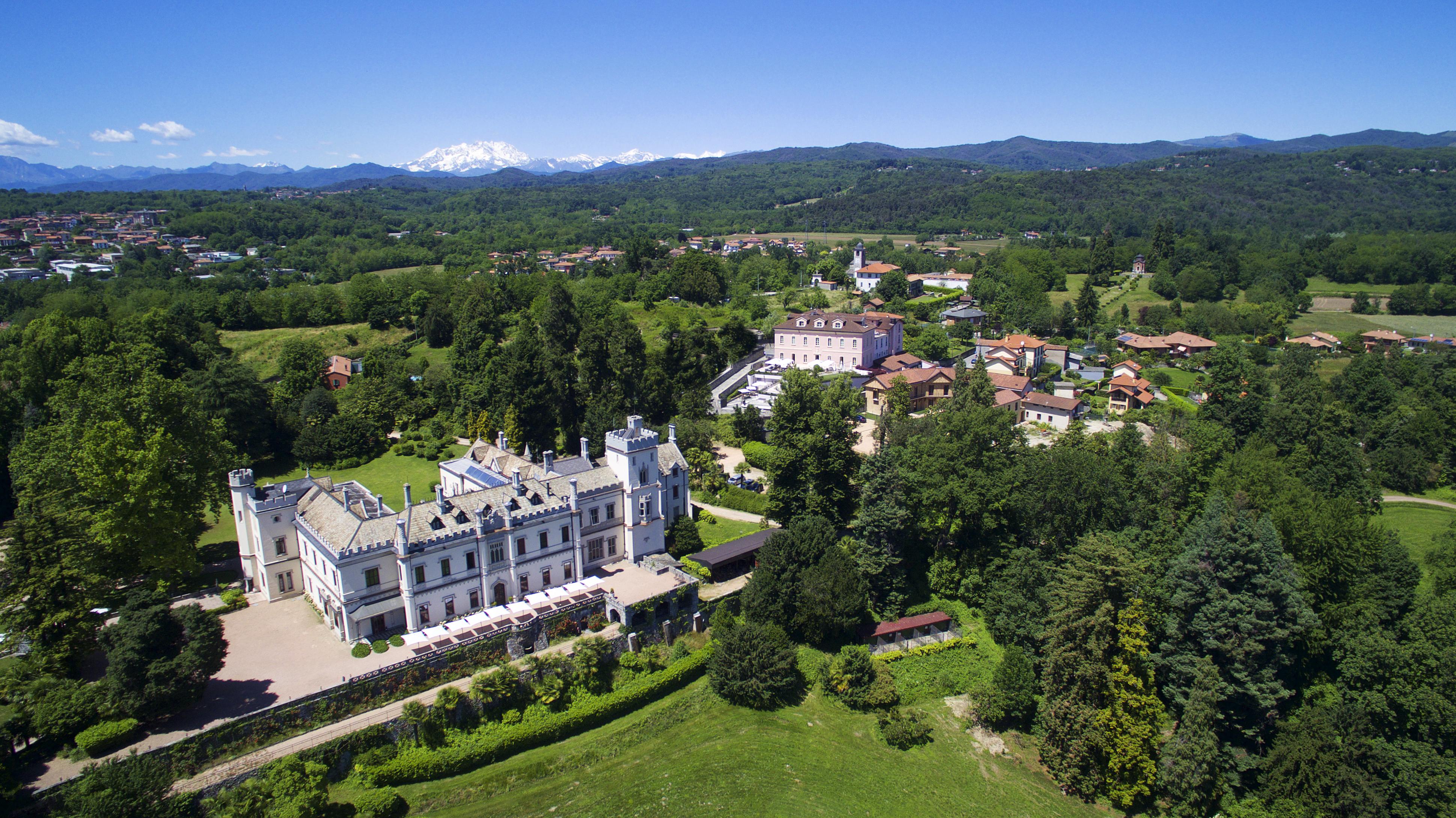 Castello Dal Pozzo Hotel Oleggio Castello Exterior foto