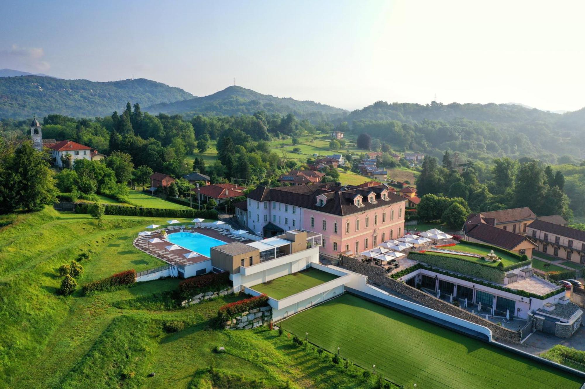 Castello Dal Pozzo Hotel Oleggio Castello Exterior foto