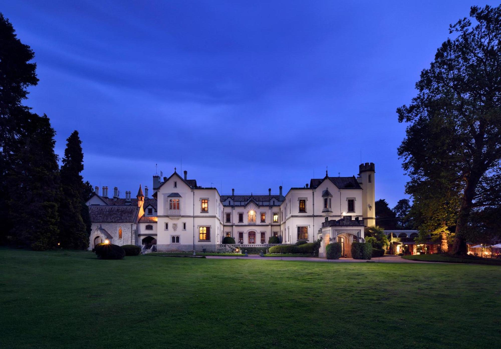 Castello Dal Pozzo Hotel Oleggio Castello Exterior foto